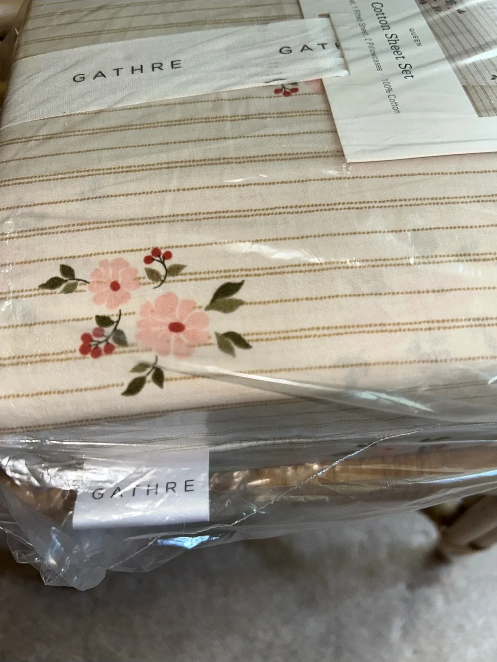 Gathre  Queen Scalloped Floral Sheet Set 100% Cotton
